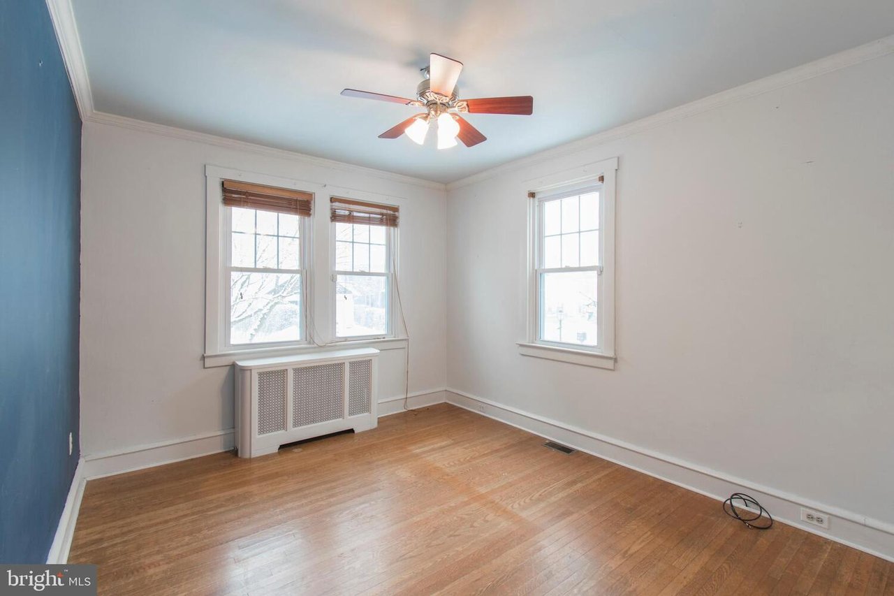 52 WEISS AVE