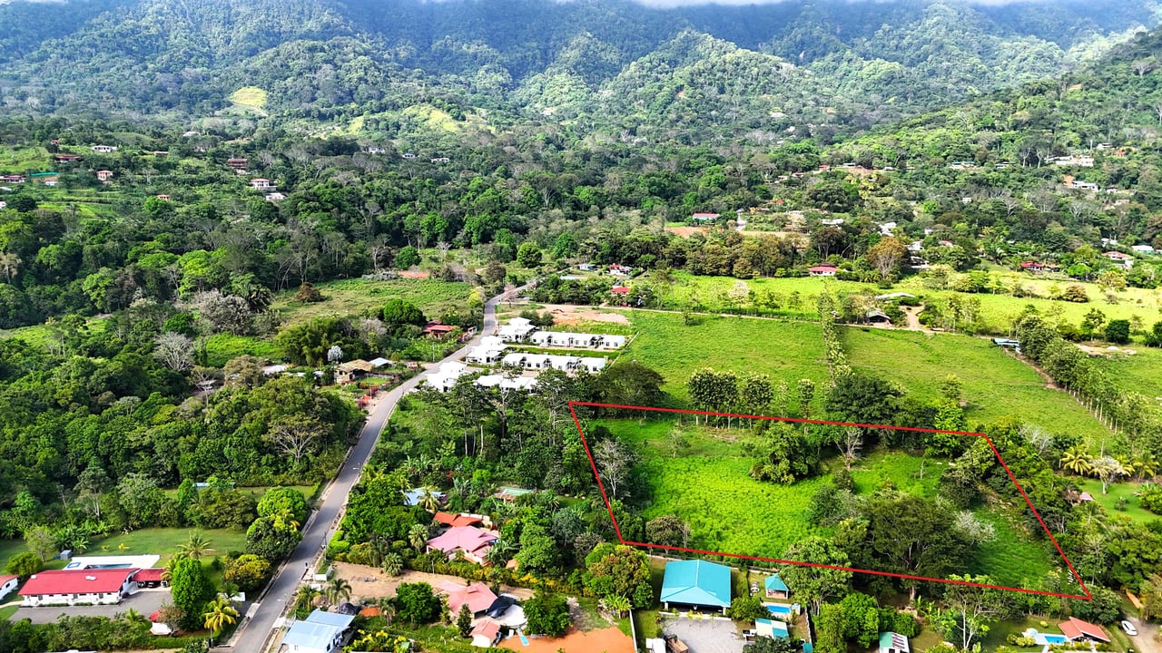 Over 3 Acres, Mountain View Lot in the Heart of Ojochal, Ready for Development!.