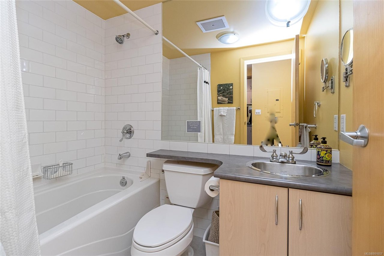 521-409 Swift St, Victoria
