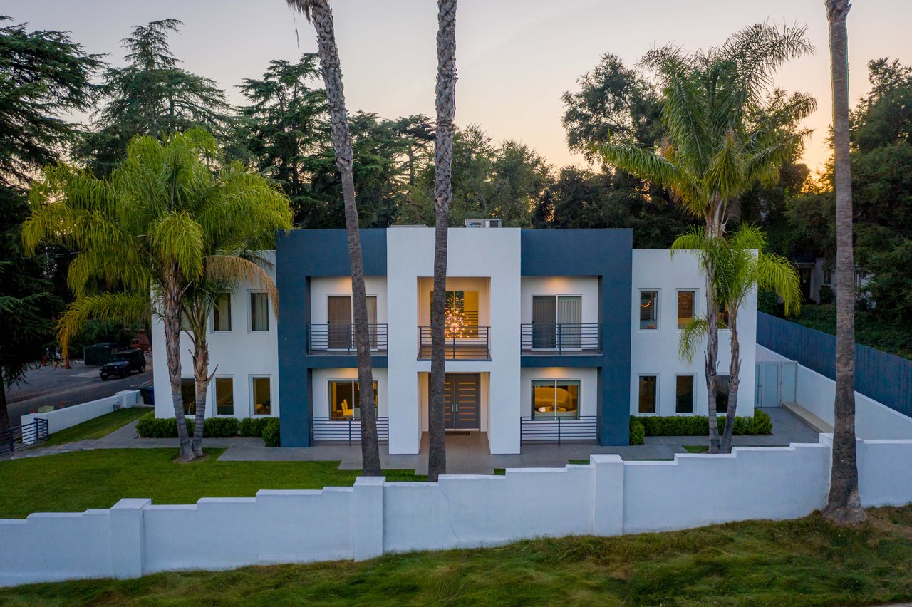 691 East Las Flores