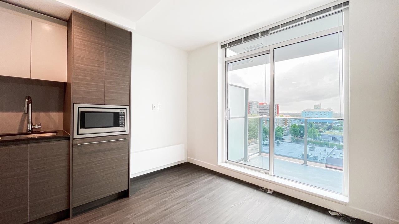 812-13615 Fraser Hwy