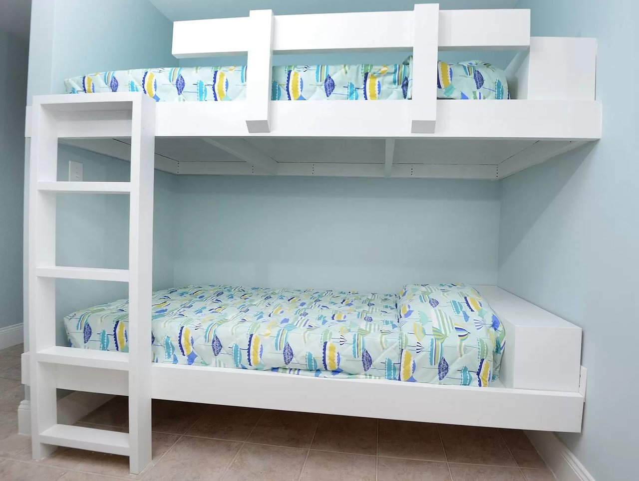 9860 S Thomas Drive Unit 1015