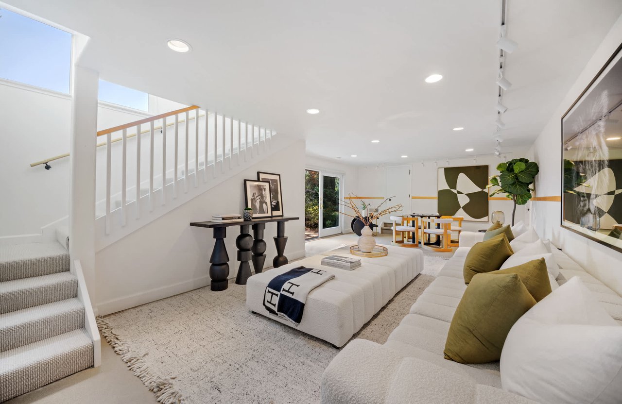 Kent Woodlands Mid Century Retreat