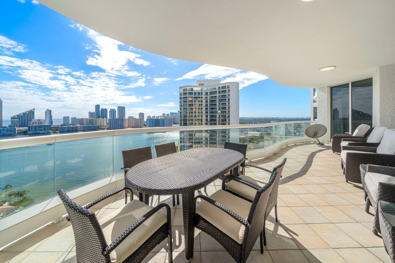 6000 Island Blvd # 2406