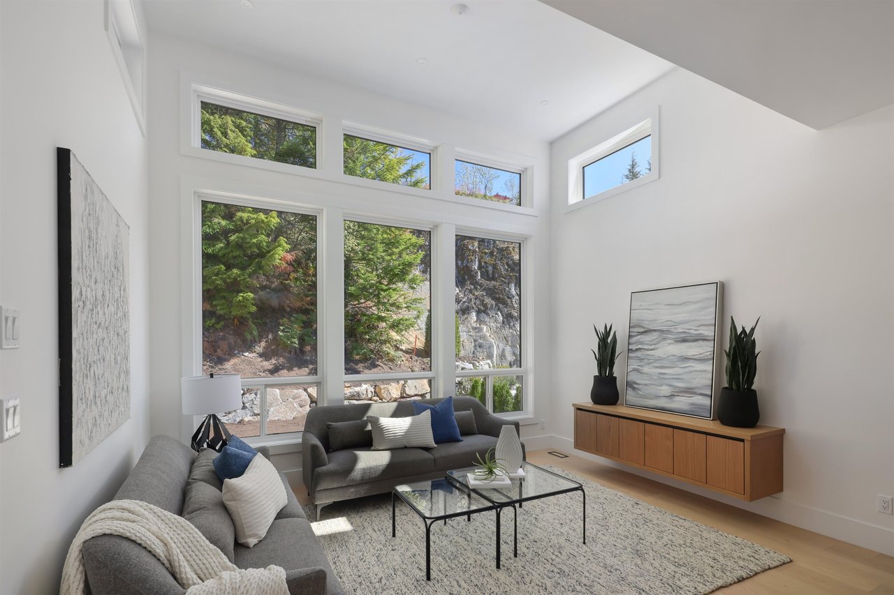 26-3385 Mamquam Rd