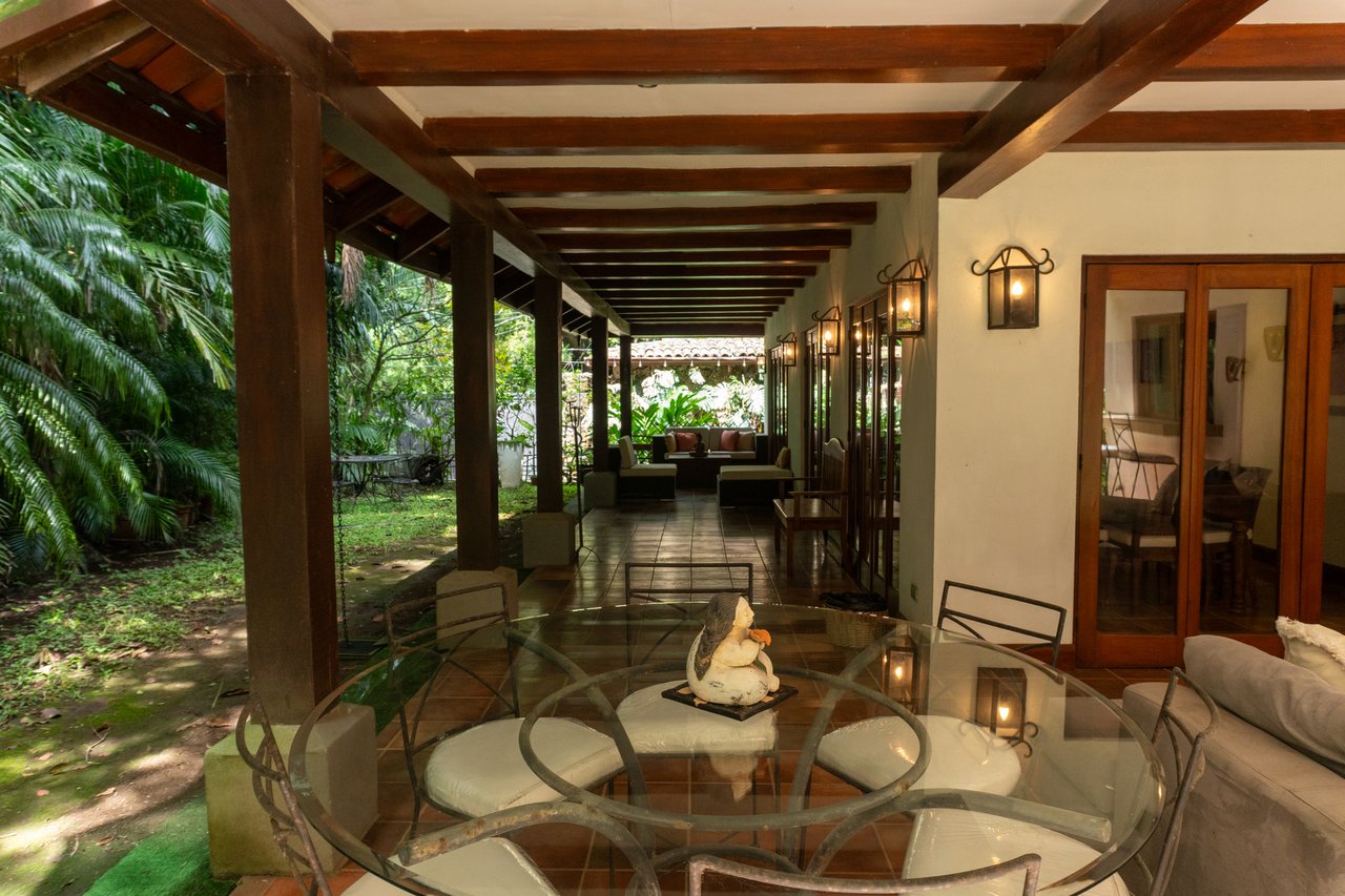 Mountain Estate With Guest Studio, Santa Ana, San Jose