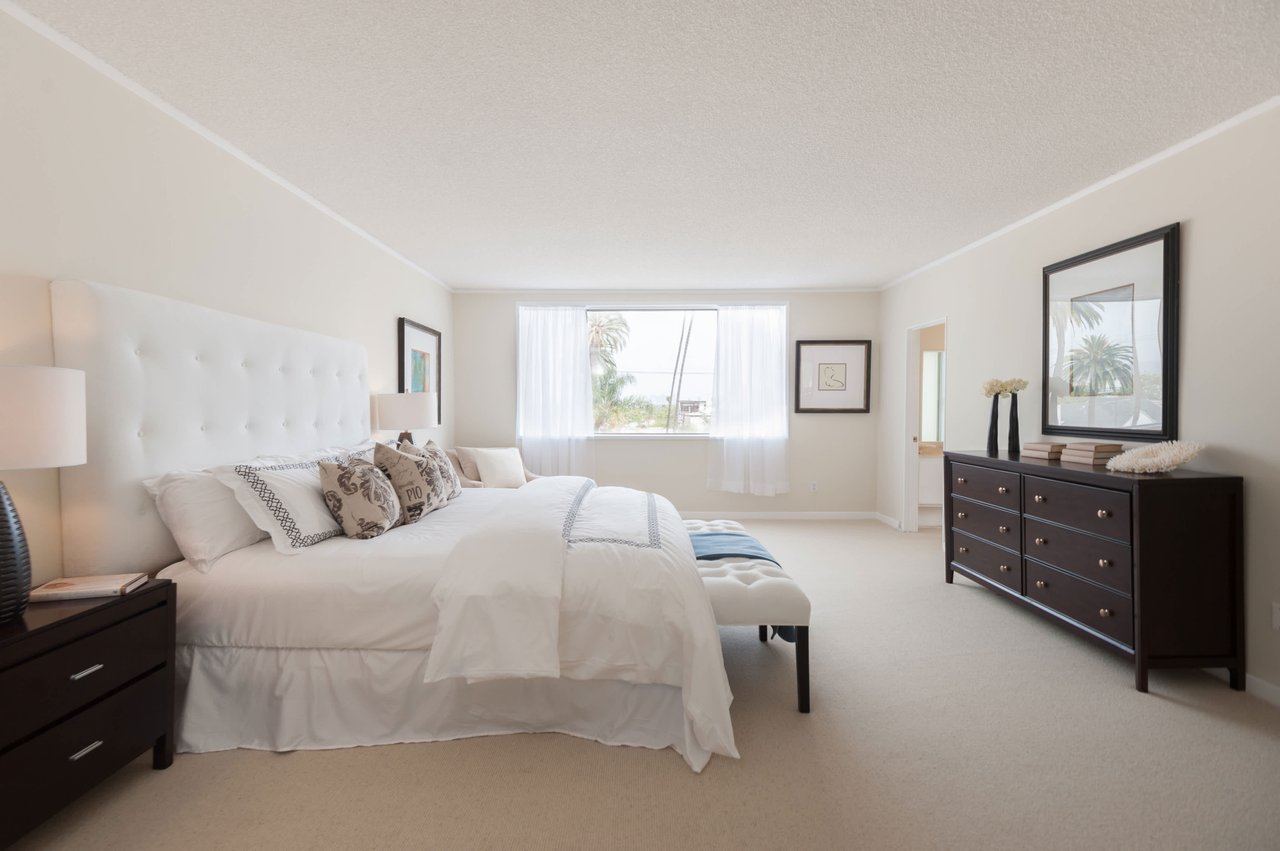 450 S Maple Drive, #302