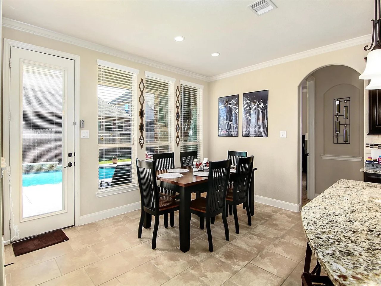 284 W Creek Dr