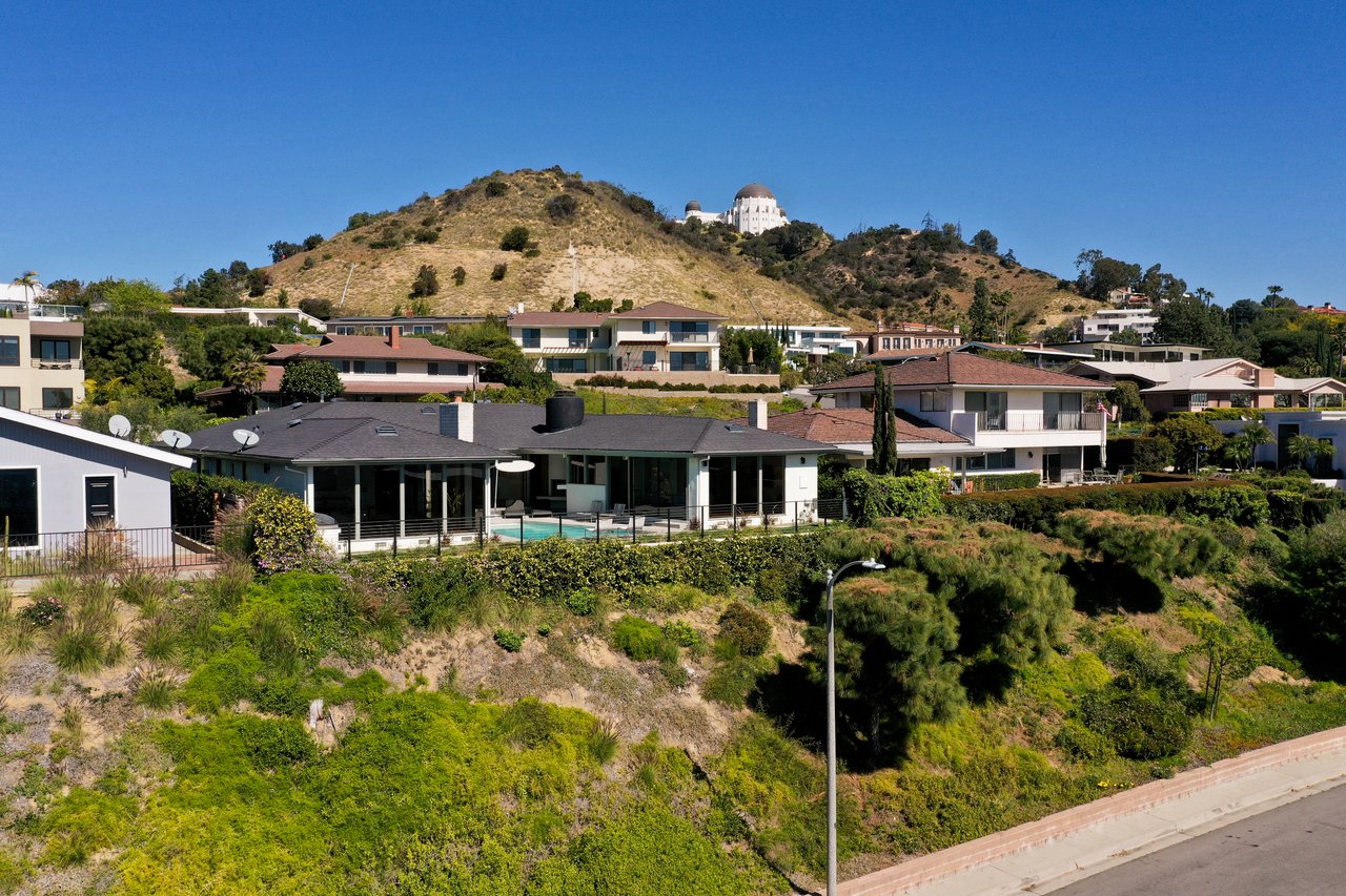 Stunning Los Feliz Estates Mid-Century ranch with jet-liner views!