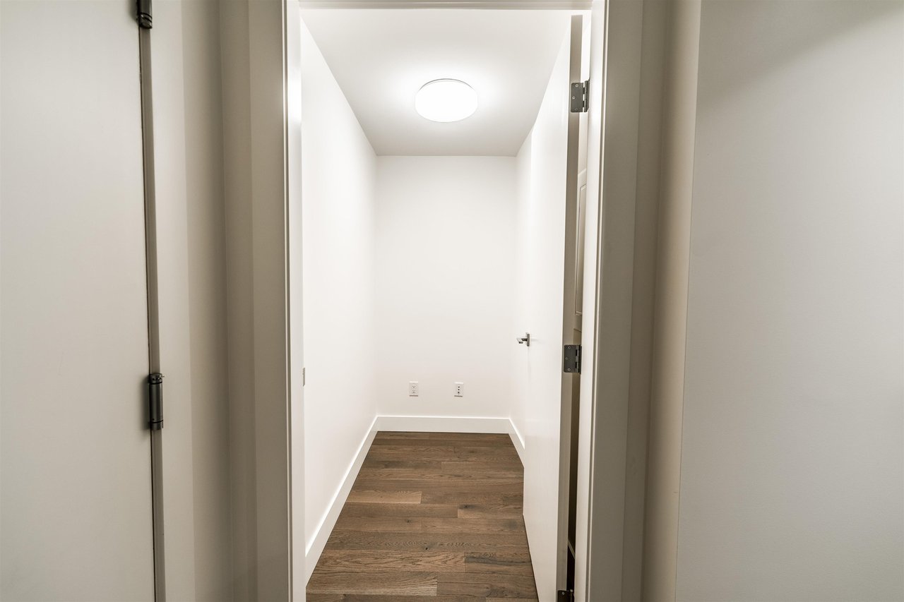 204-7777 Cambie St