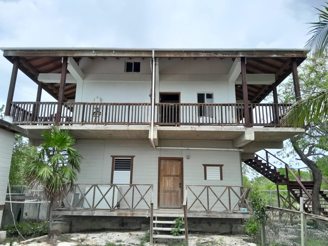 Tropical off-beach, off-grid 2-story home less than half mile to the famous Secret Beach.