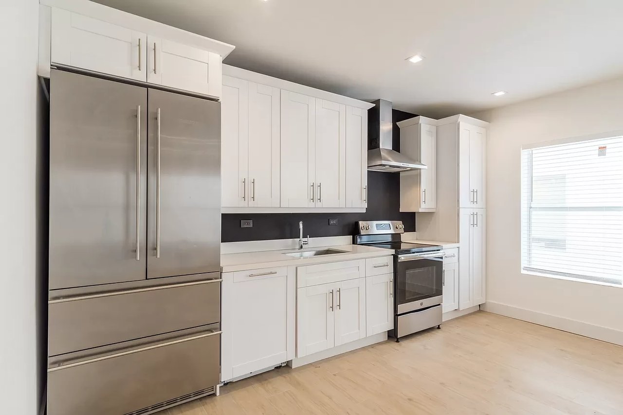 1350 Pennsylvania Ave, #205