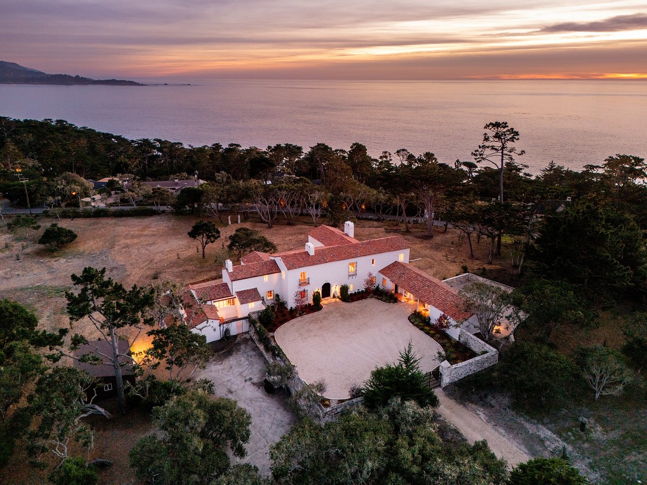 Pebble Beach Icon - 1451 Ondulado Road