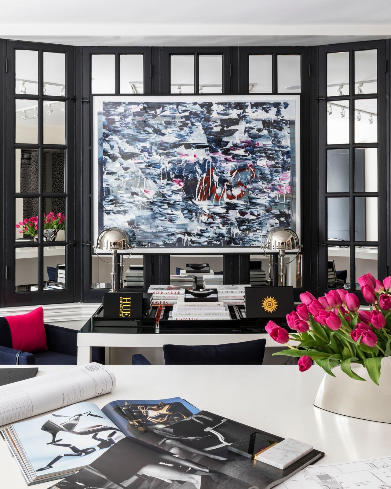 Romantic pied-à-terre in a vintage Gold Coast building 