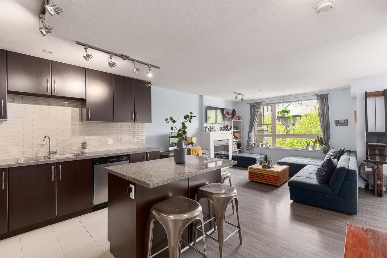 301-701 Klahanie Drive, Port Moody