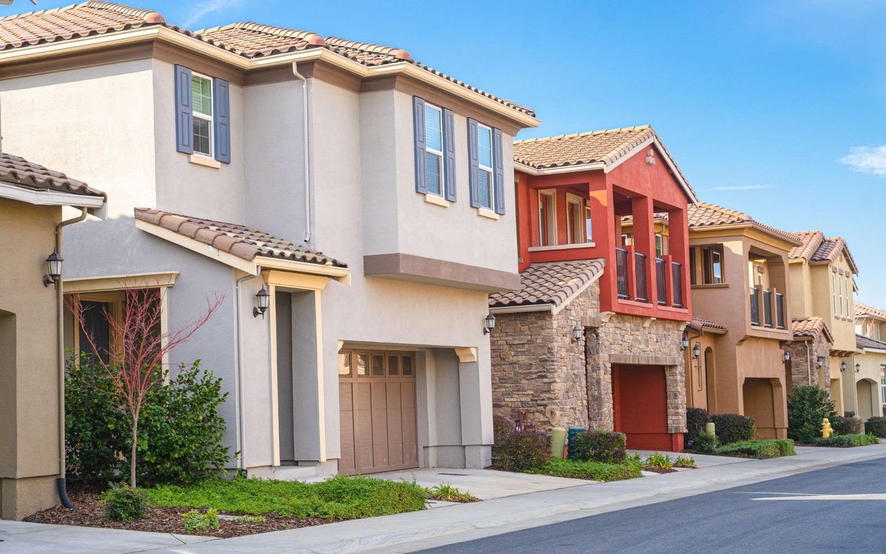 Living in La Cañada Flintridge, SC Homes