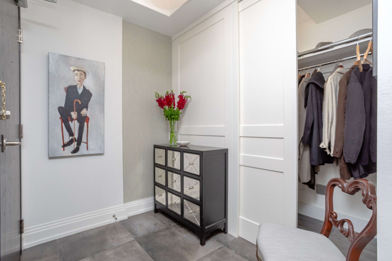 Yorkville Boutique Renovated Suite