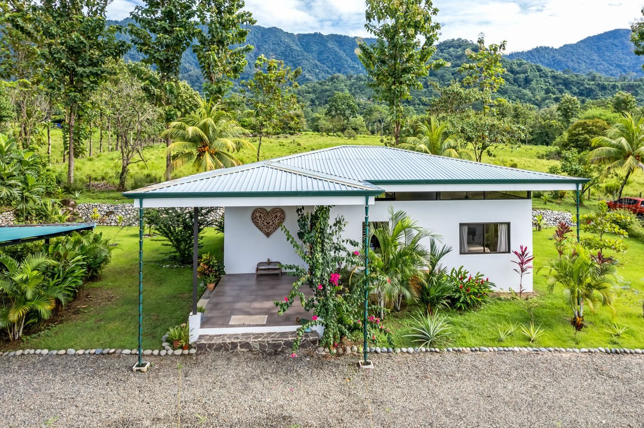 Bright & Peaceful 3-Bedroom Home With Separate Workshop/Office Space & Stunning Views Of The Lush Mountains In Easy-Access Location In Ojochal Costa Rica
