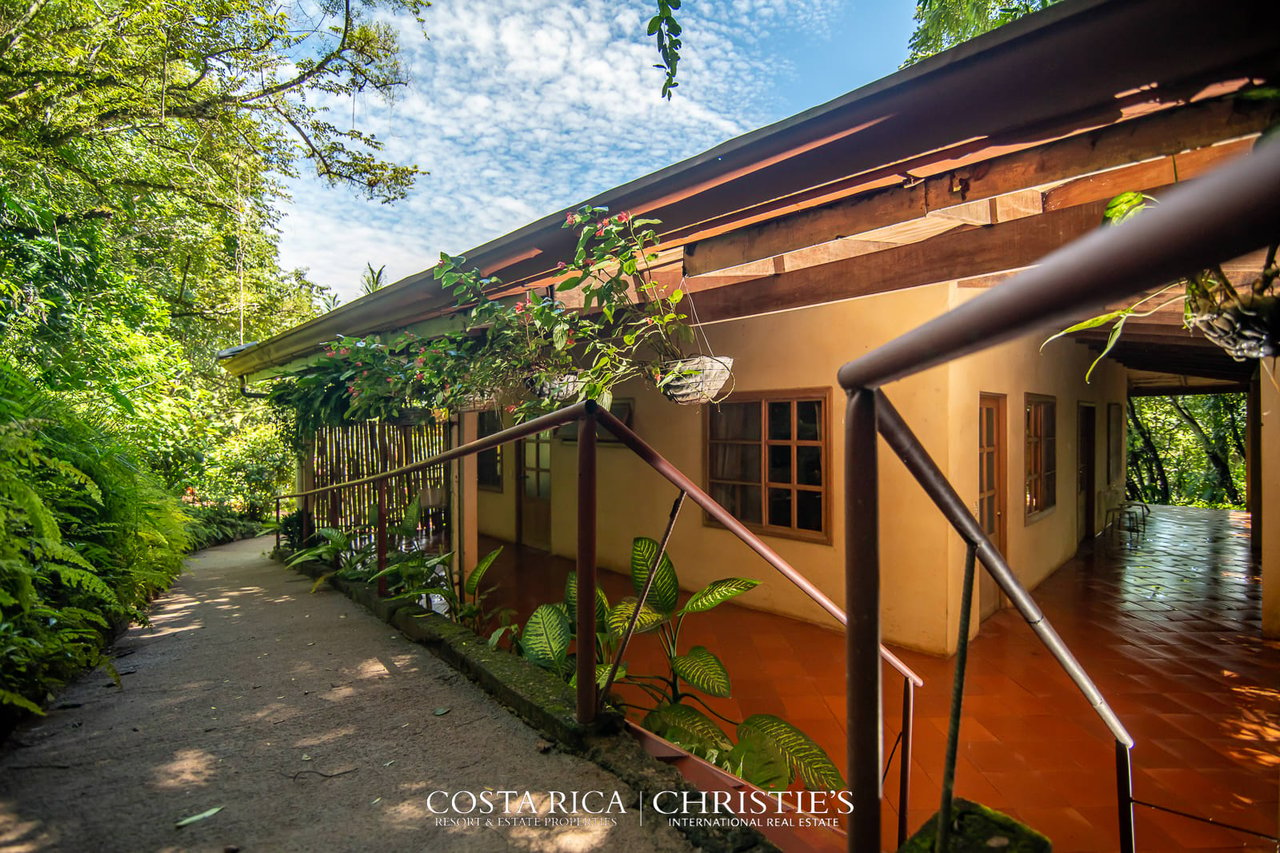 Eco-retreat and Wellness Center Amatierra