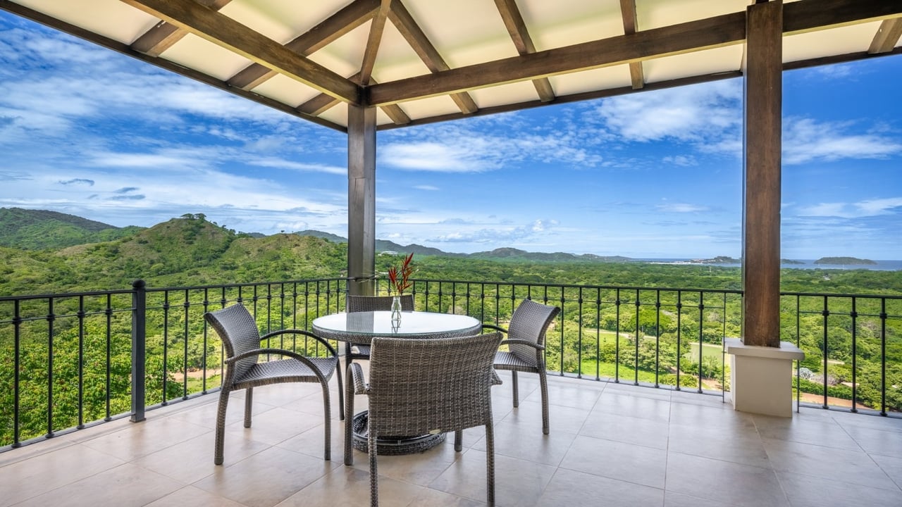 Mediterranean Infinity Pool Home, Flamingo, Guanacaste
