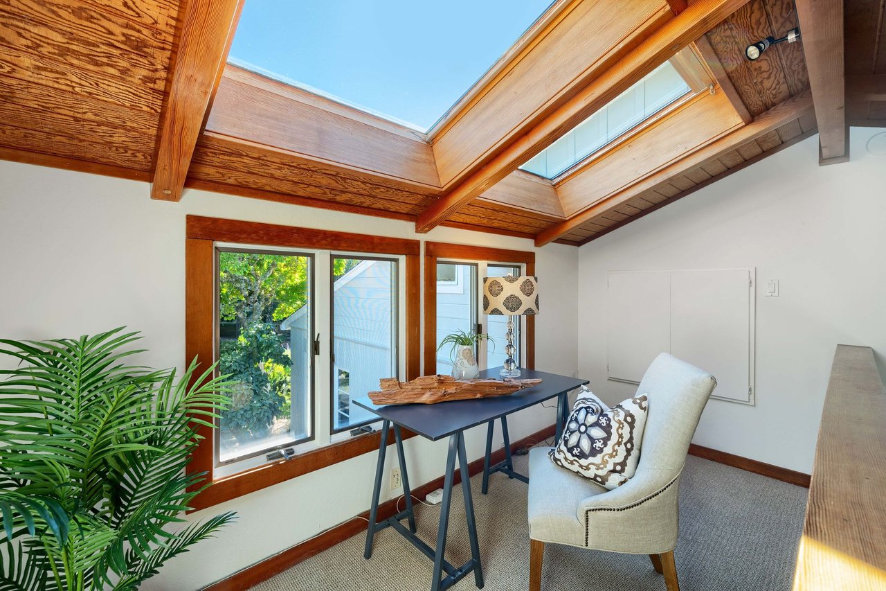 10 Ardmore Road, Larkspur