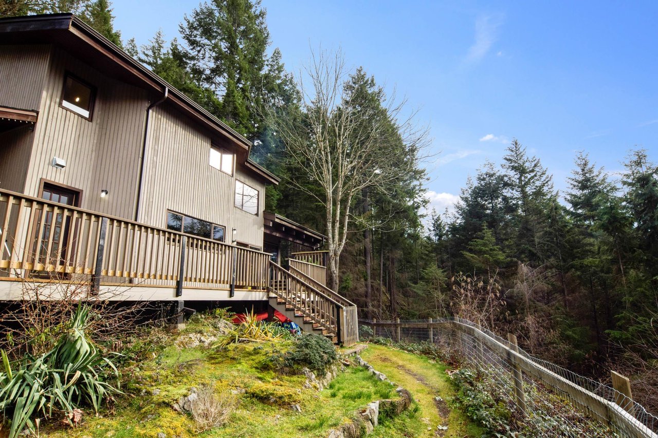 1557 Whitesails Dr