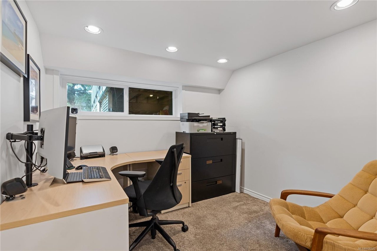 1228 Pearce Cres