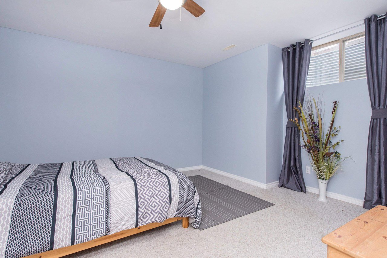 42-6450 Blackwood Ln