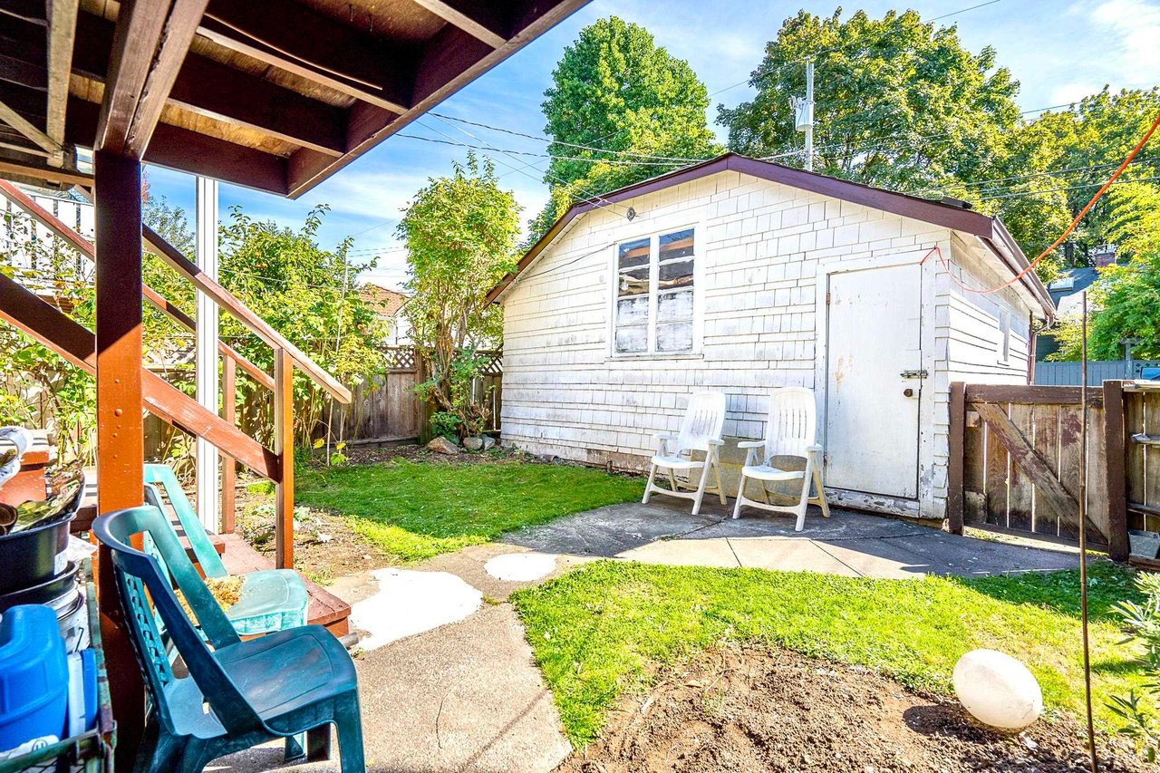 470 W 20th Ave