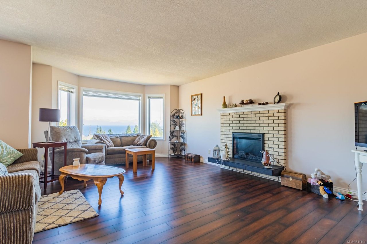 5270 Catalina Dr, Nanaimo