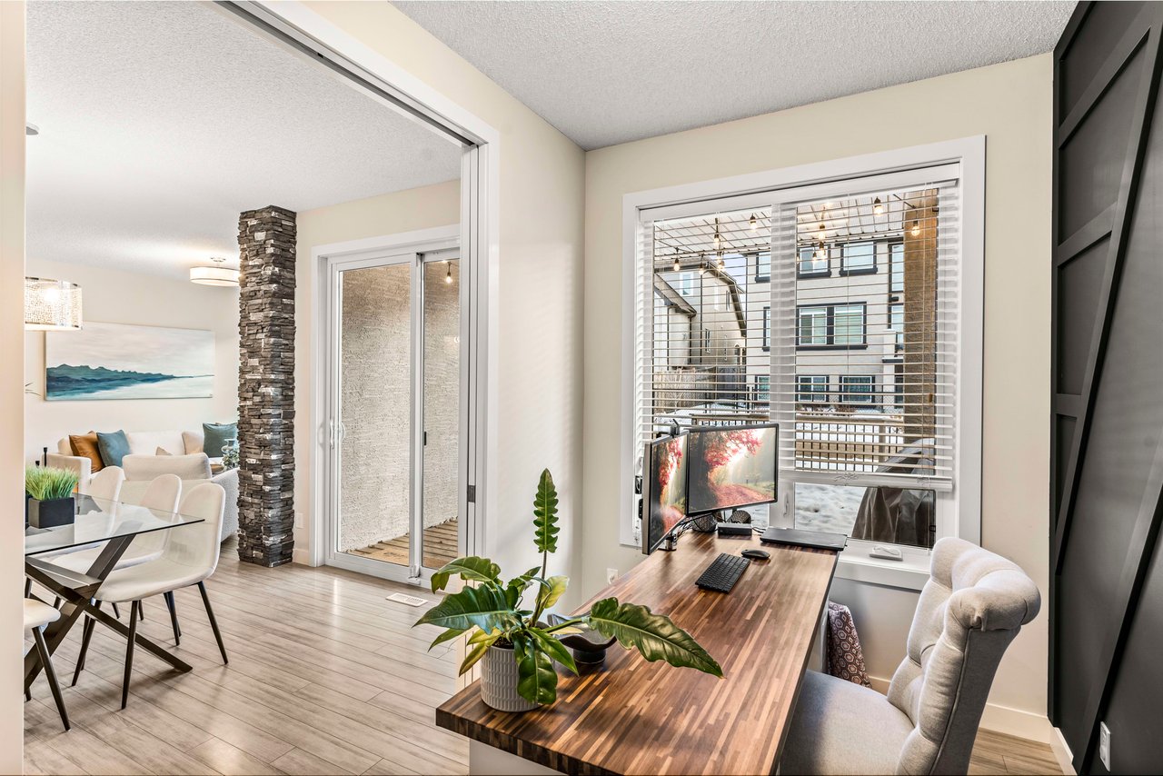 208 Mahogany Bay SE