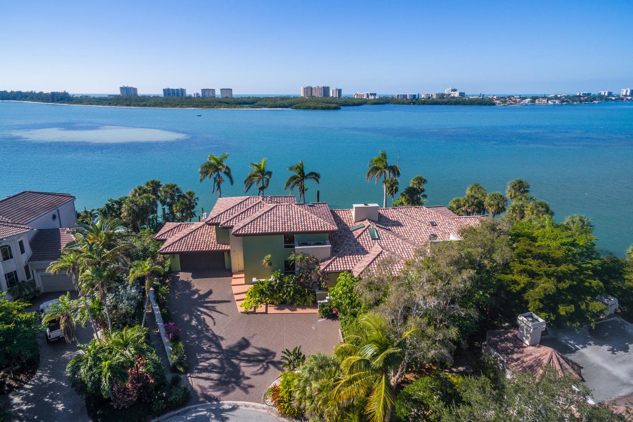 682 Mourning Dove Dr