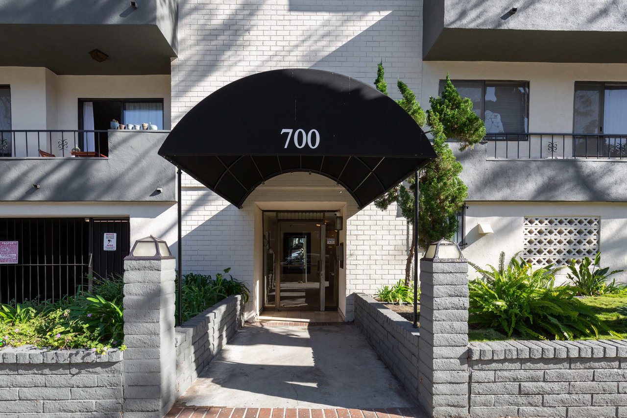 700 Westmount Dr # 206