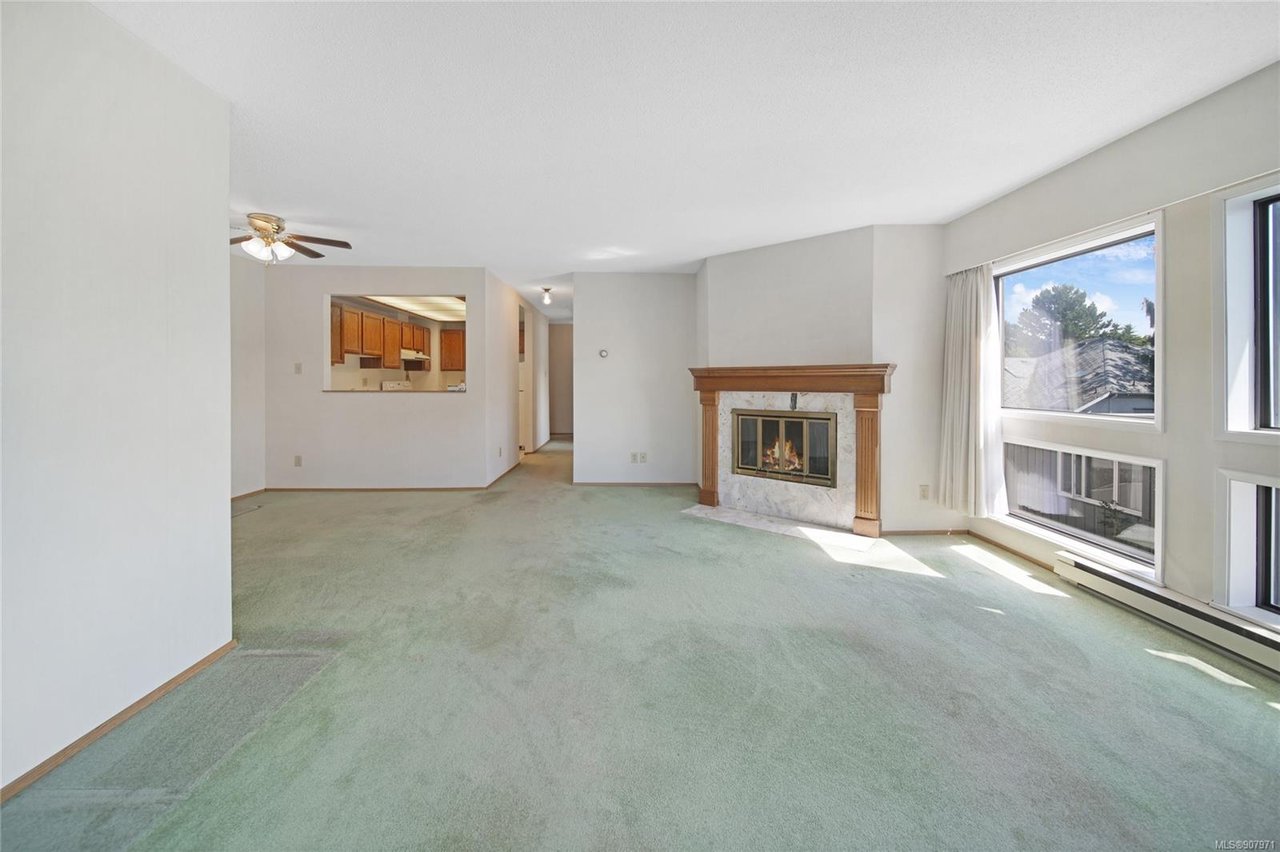 205-1252 Pandora Ave