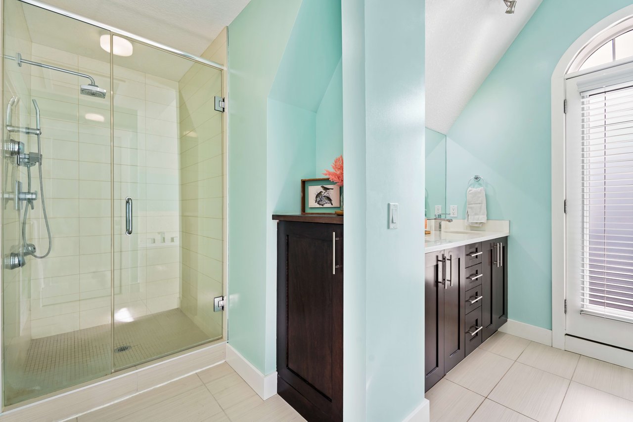 2020 27 Avenue SW Unit: 1