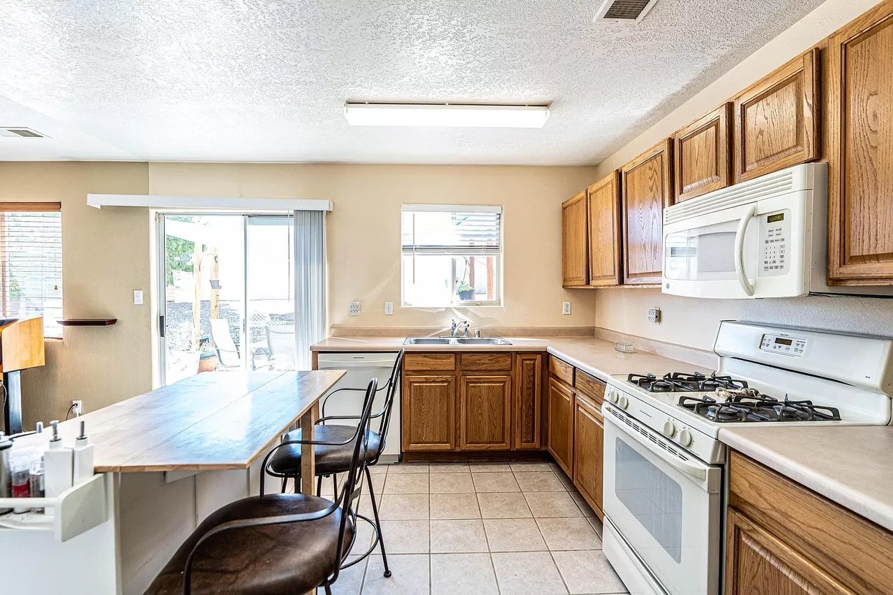 6448 Freemont Hills Loop NE
