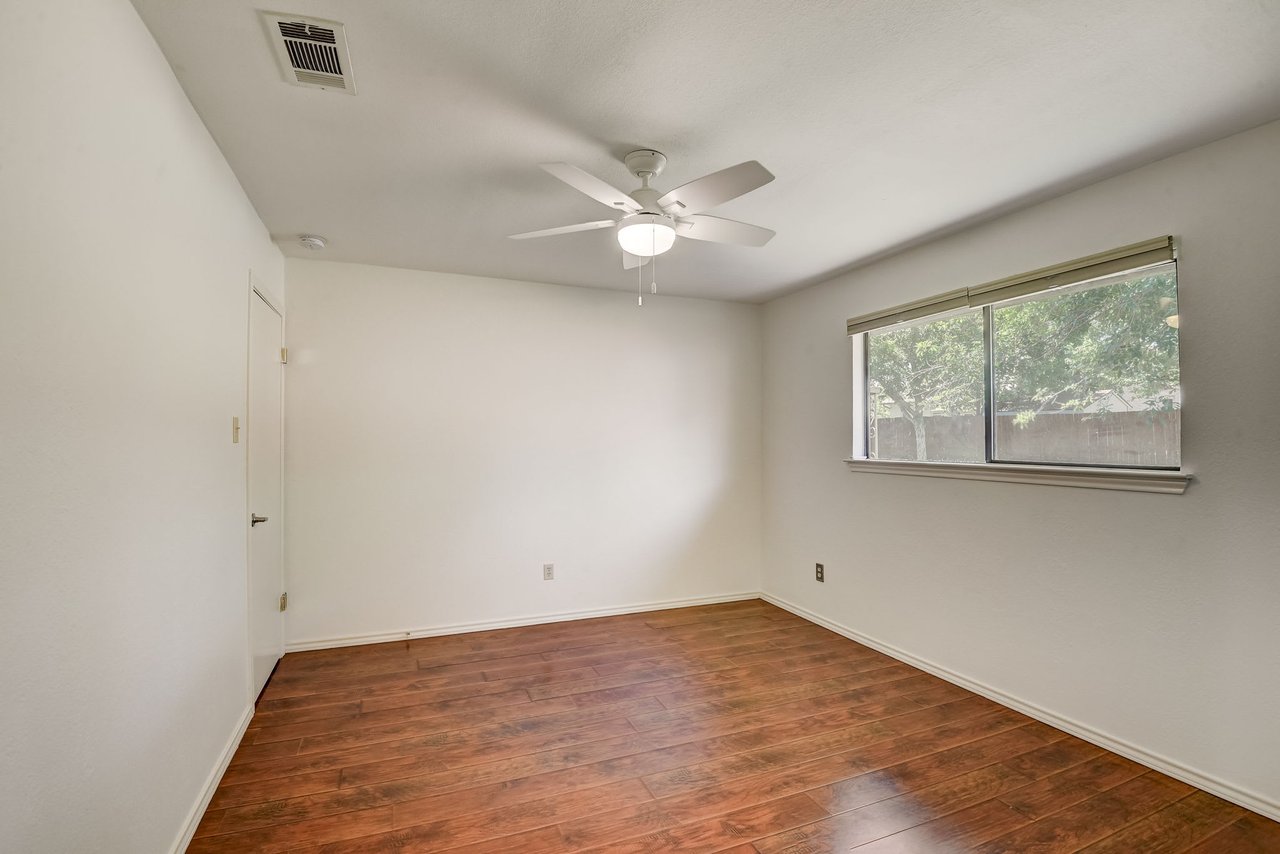 Transform this 1-Story Brushy Creek Home w/ a New Roof into Your Dream Oasis!