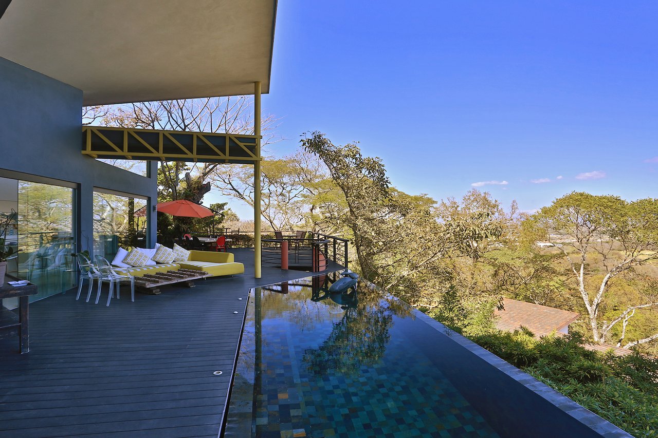 Modern Jungle Infinity Villa, Santa Ana, San Jose