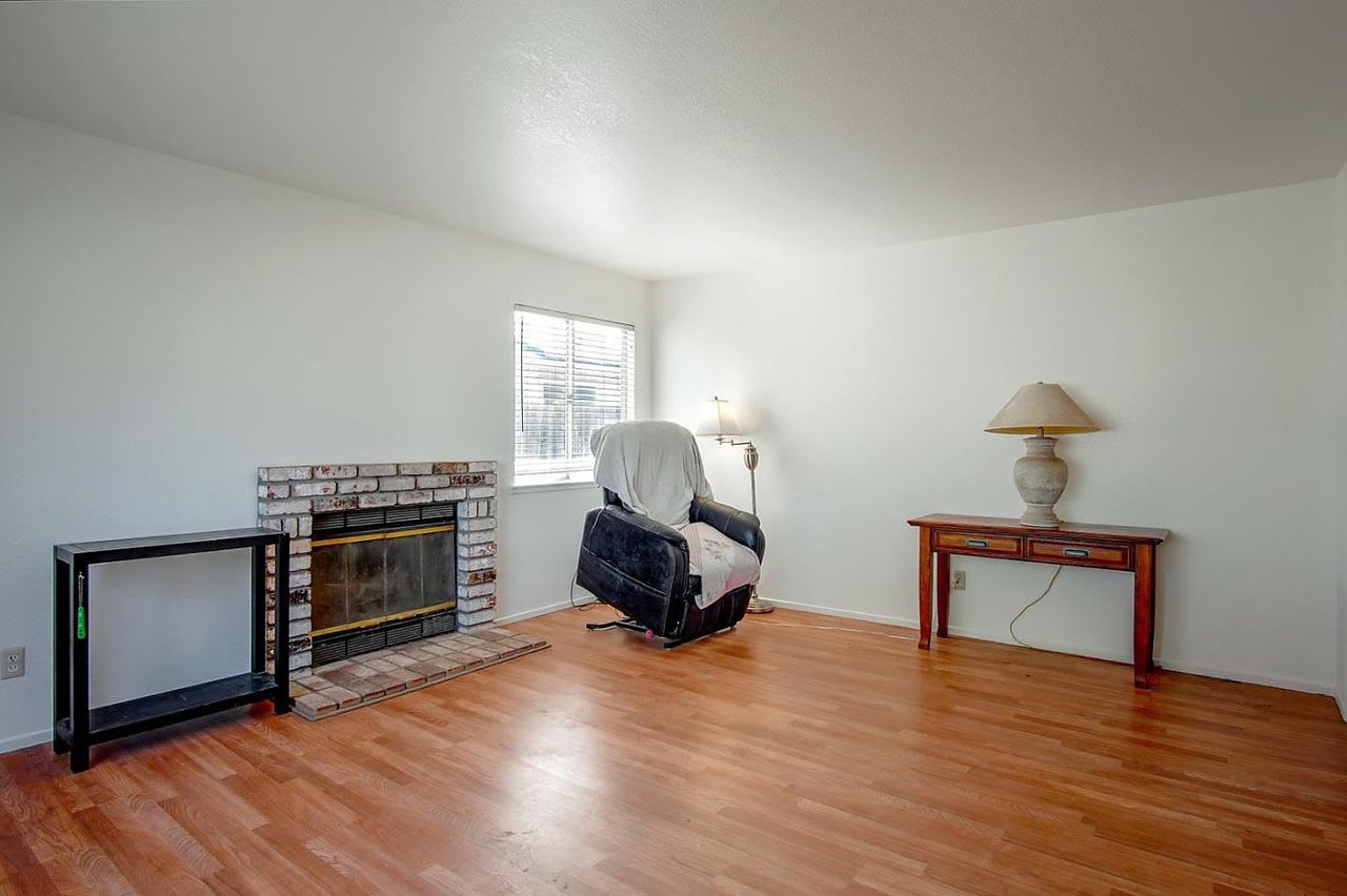 702 Colombard Cir