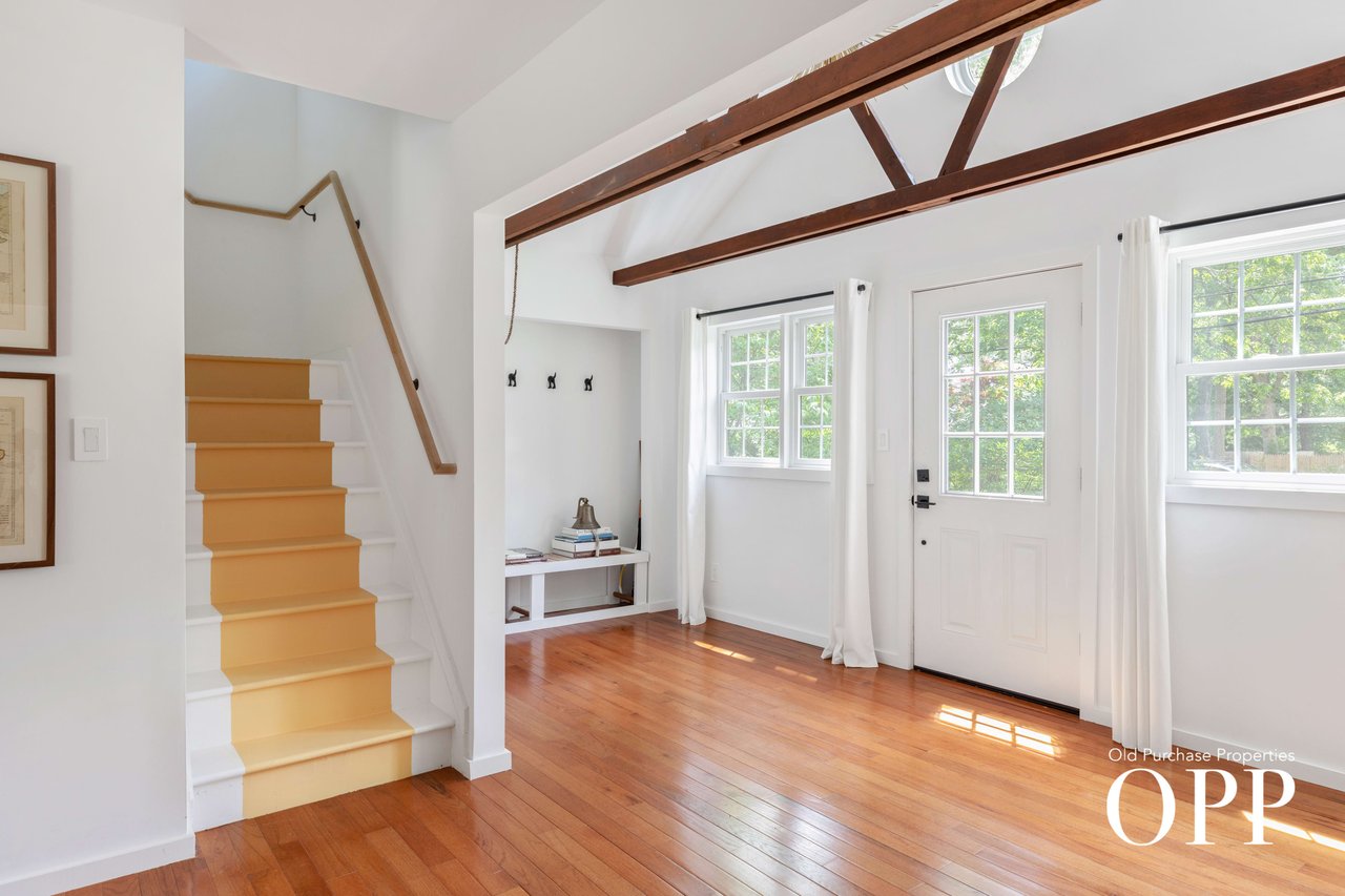 MOVE-IN READY COLONIAL ON 0.75-ACRE PROPERTY 