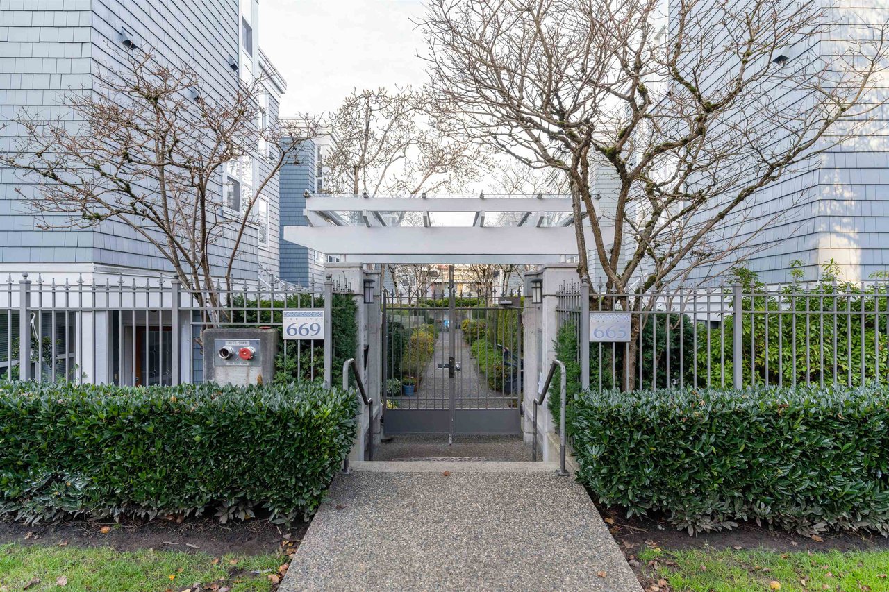 107-669 W 7th Ave