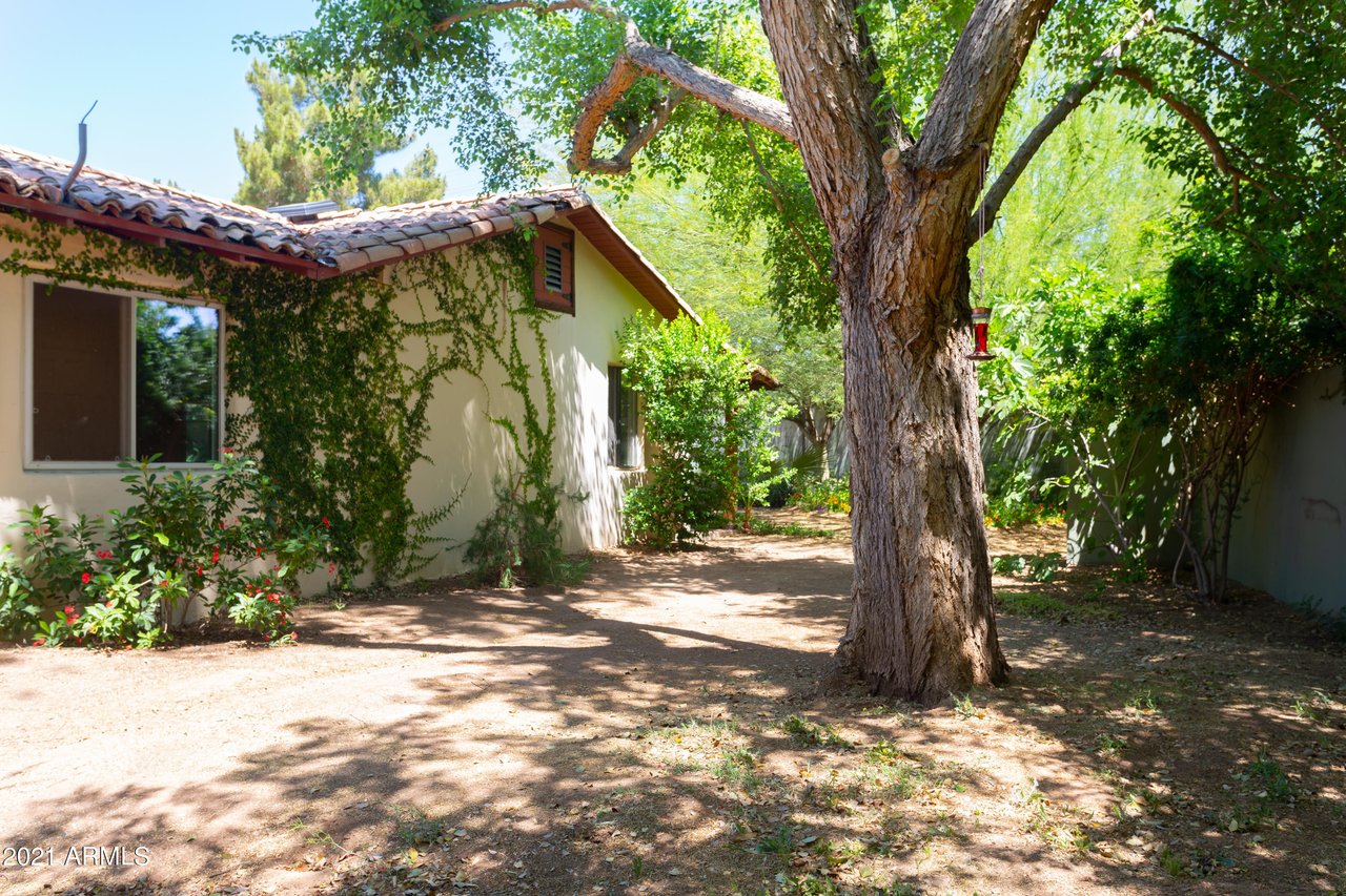 5135 E Indian School Road
