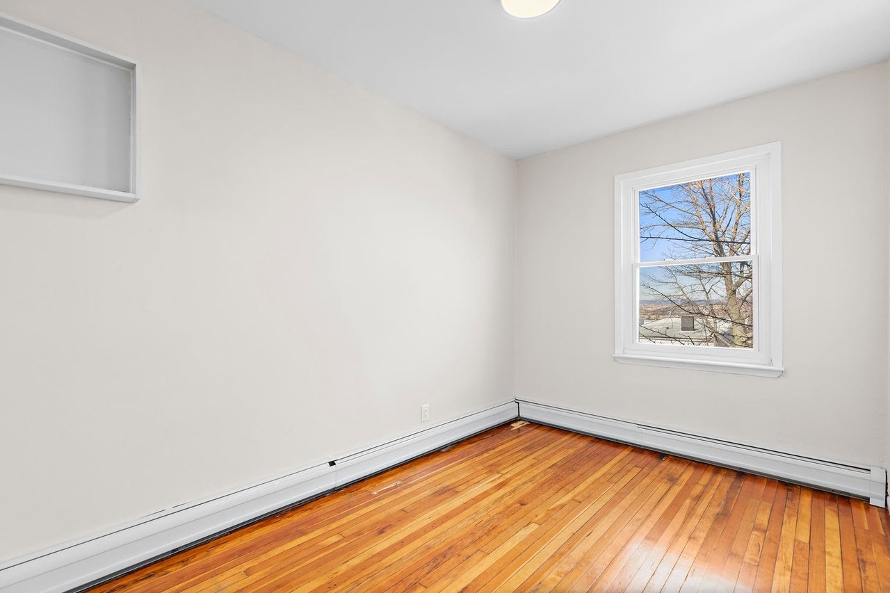 75 Nelson Ave, #2