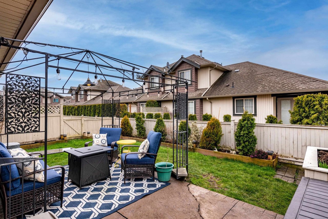 42-6450 Blackwood Ln