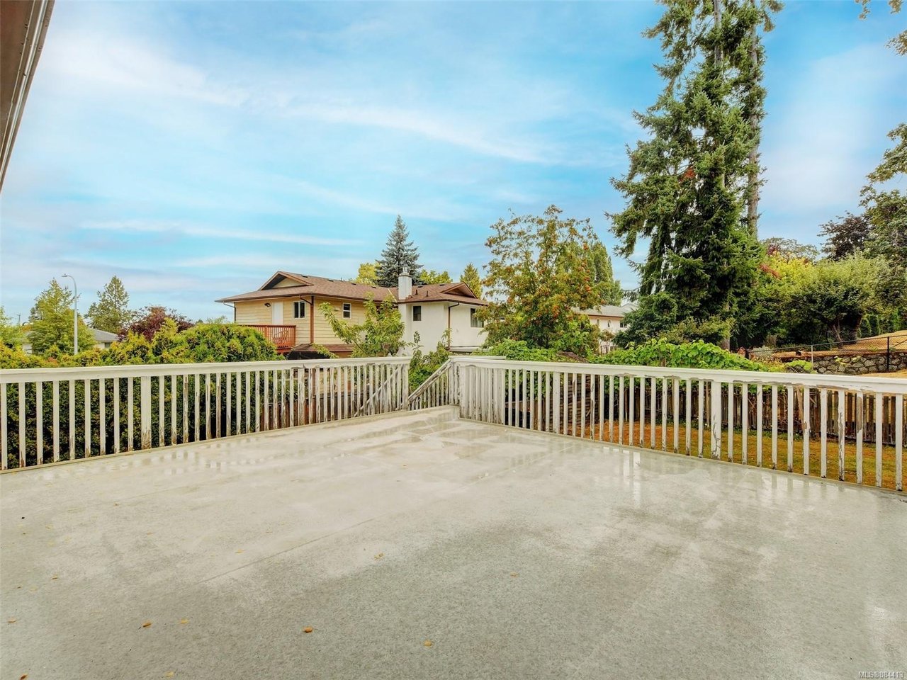 4253 Thornhill Cres