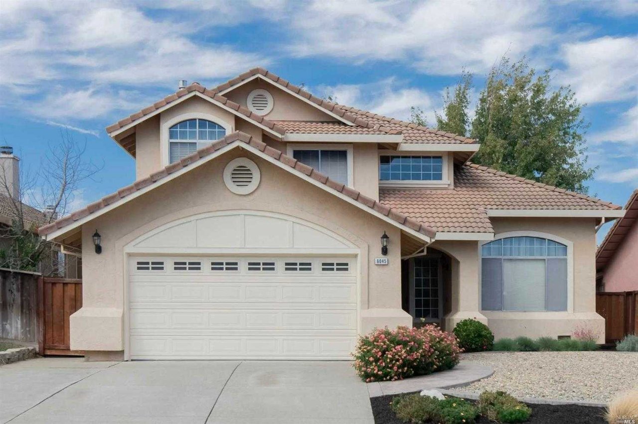 6045 Lakeview Cir