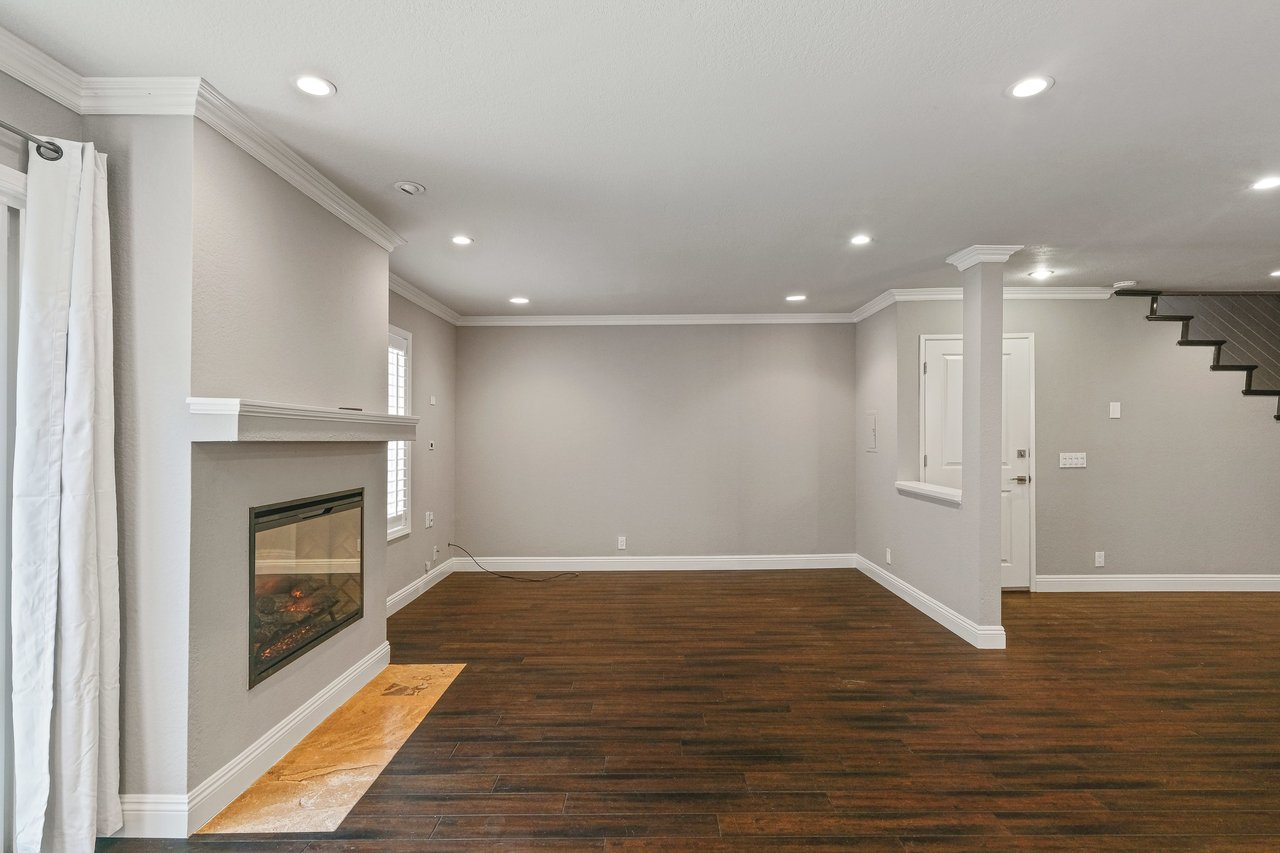 2022 Delaware Avenue Unit: 4
