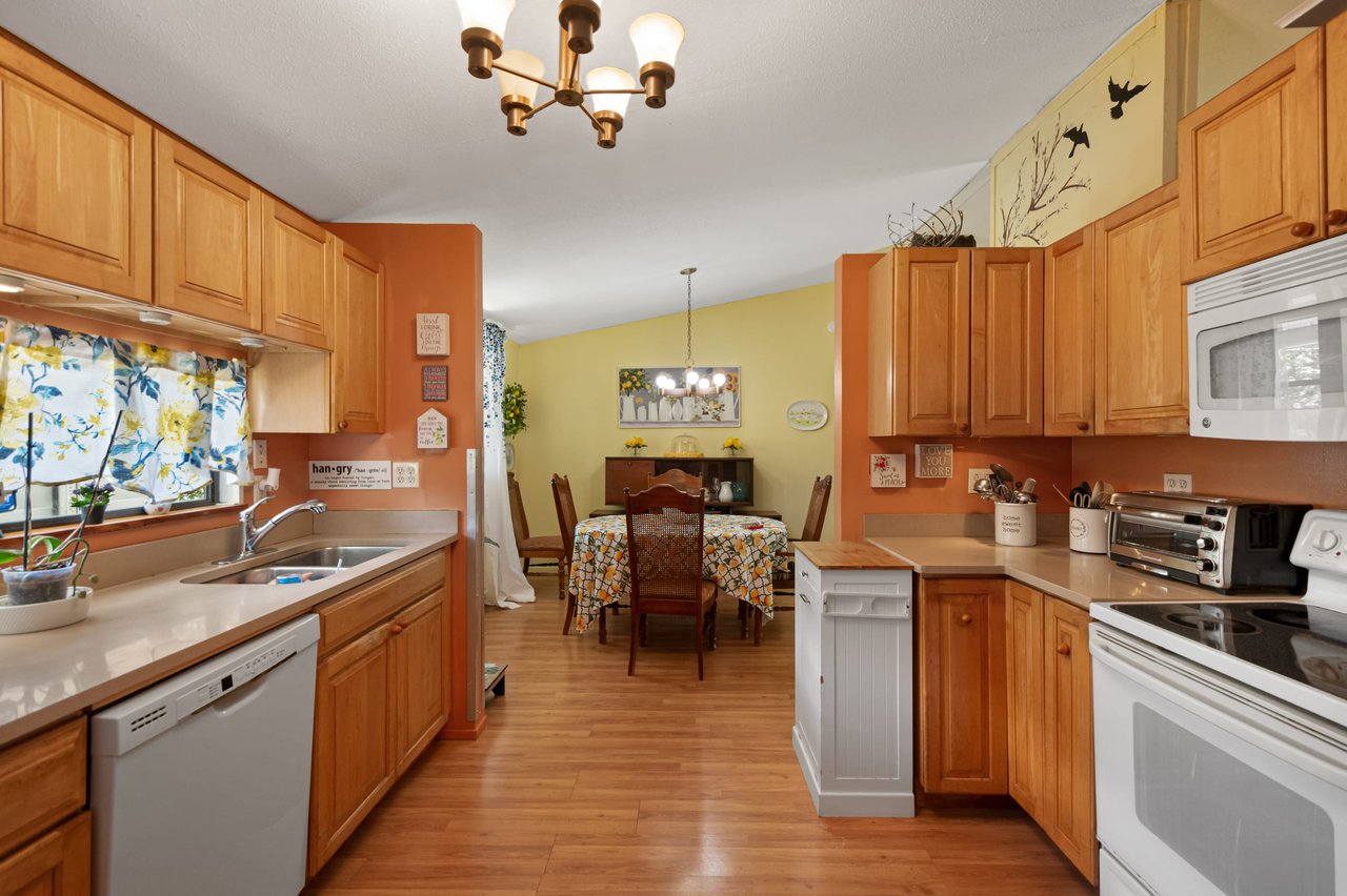 2536 MARTHA  LANE