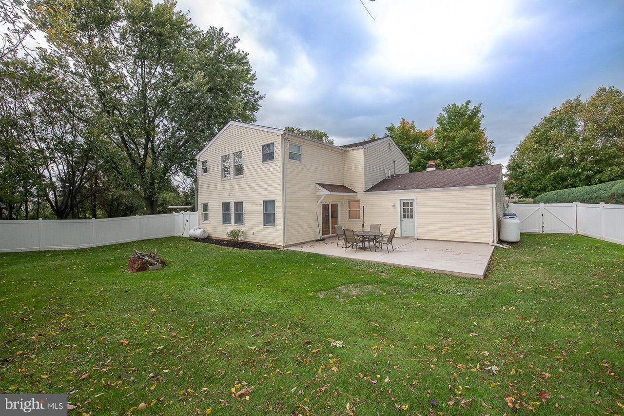82 Woodbine Way