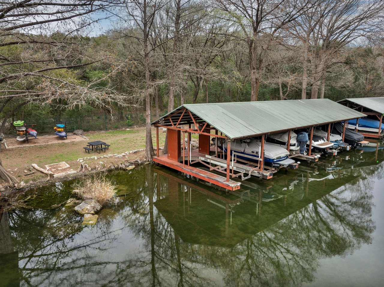 The Courtyard | Lakeside Retreat